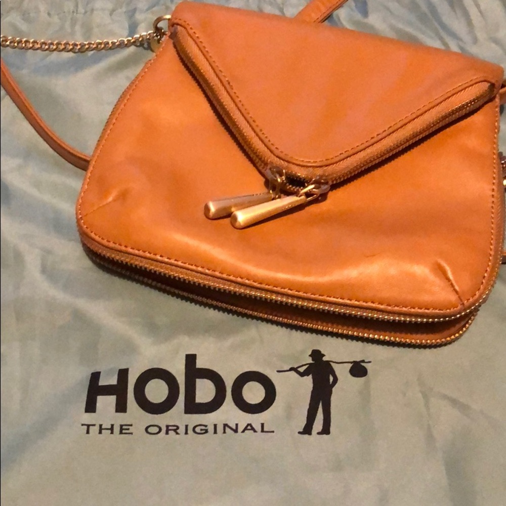 Tan HOBO purse 👜